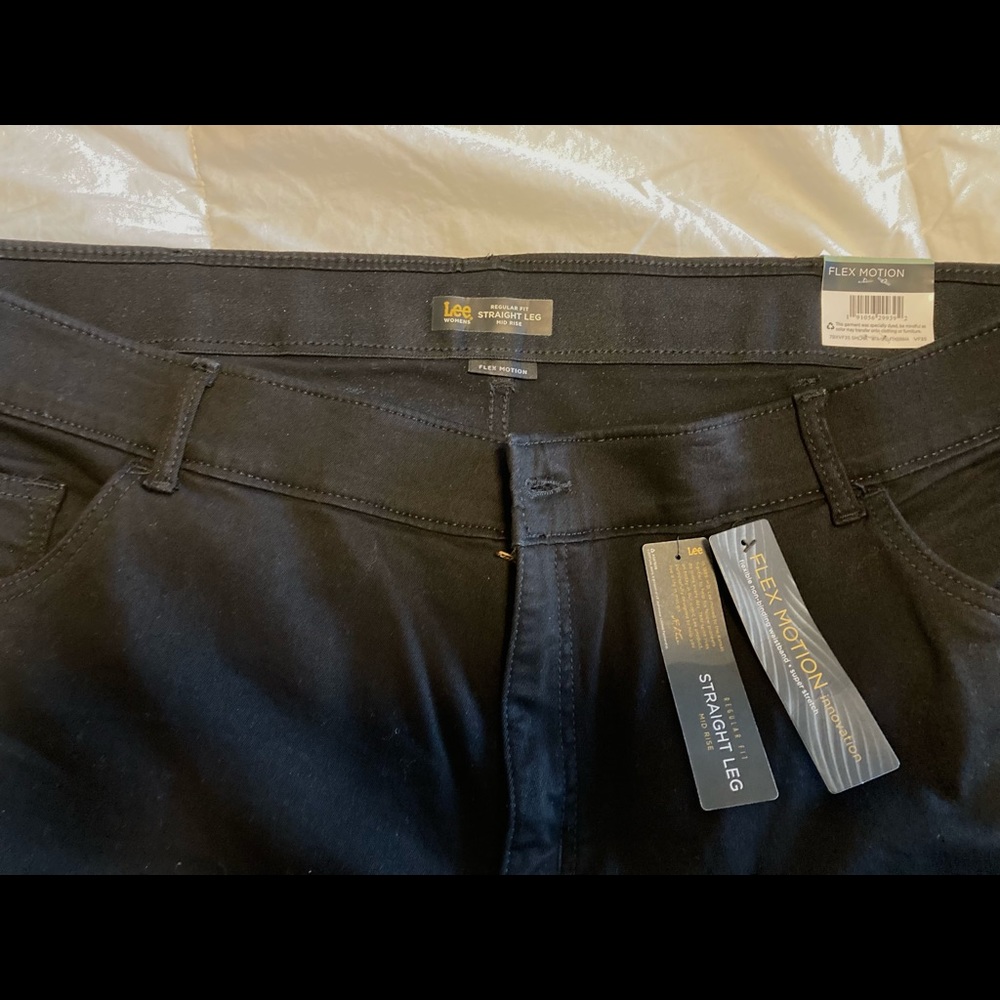 NWT Woman’s Lee 24w flex motion straight leg black jeans